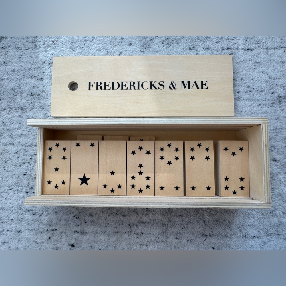 Fredericks & Mae Star Dominos Brand New In Box